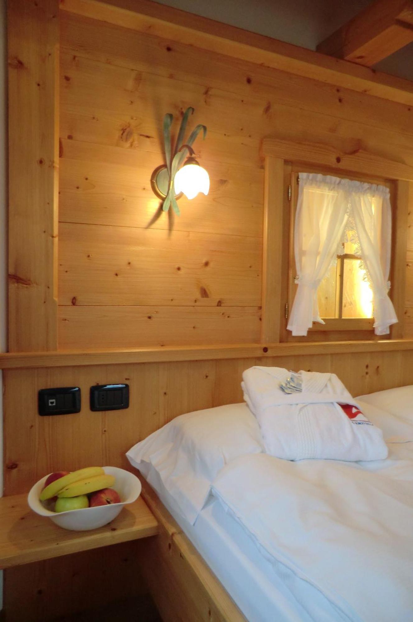 Albergo Garnì Costa Verde Bocenago Habitación foto