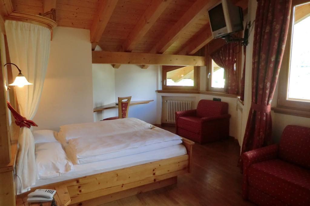 Albergo Garnì Costa Verde Bocenago Habitación foto